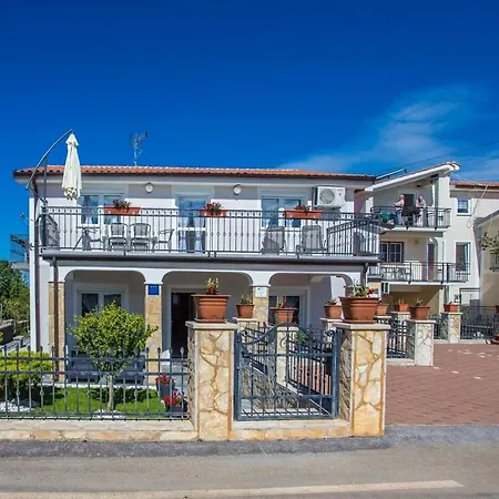 Rosi Apartamento Radmani