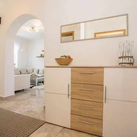 Rosi Apartamento Radmani