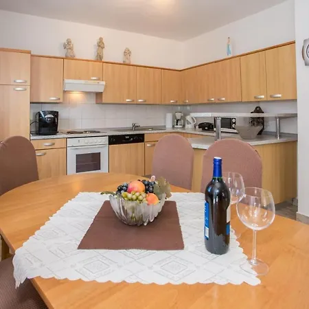 Rosi Apartman Radmani